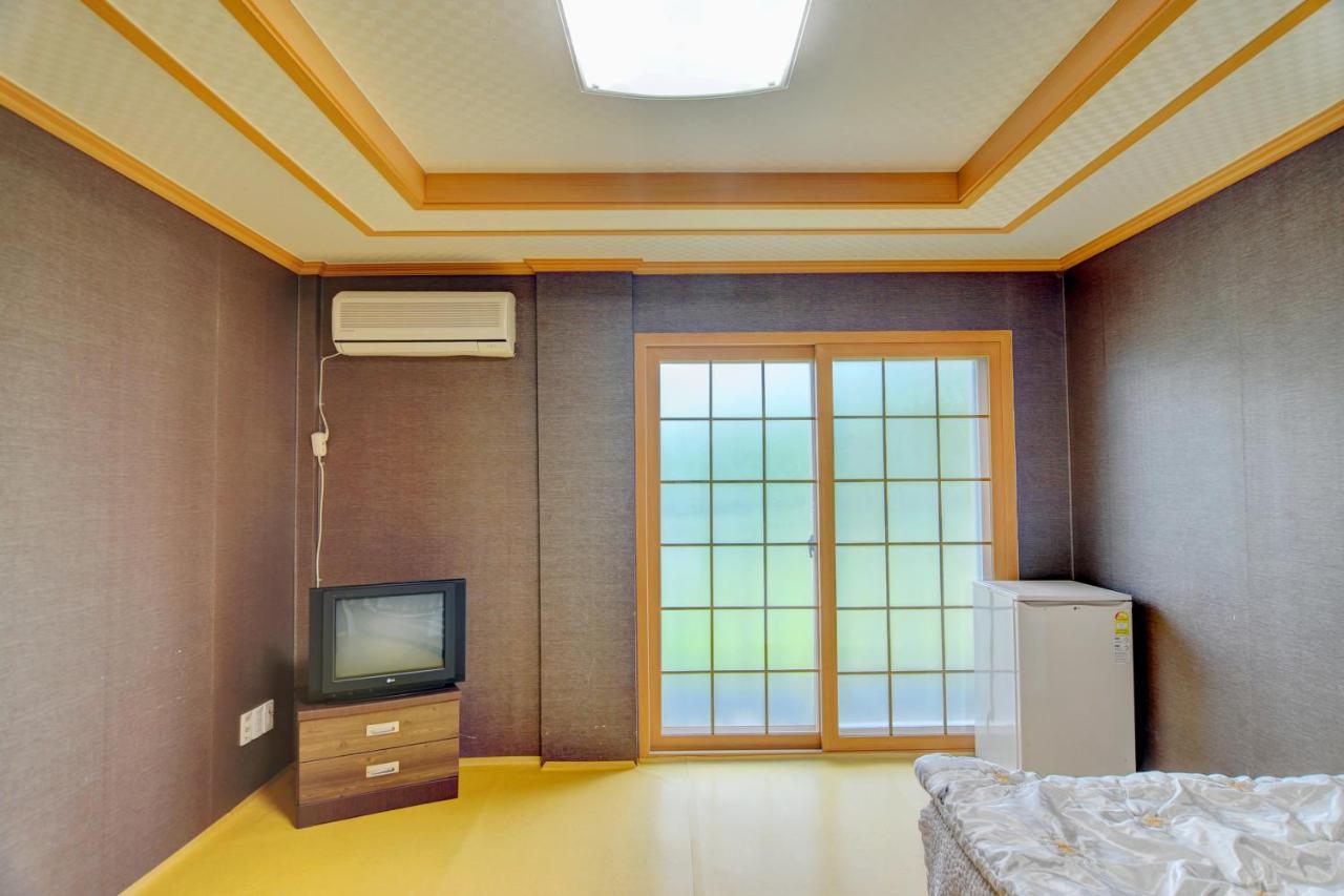 Sungbo Youth Hostel Mungyeong Екстер'єр фото
