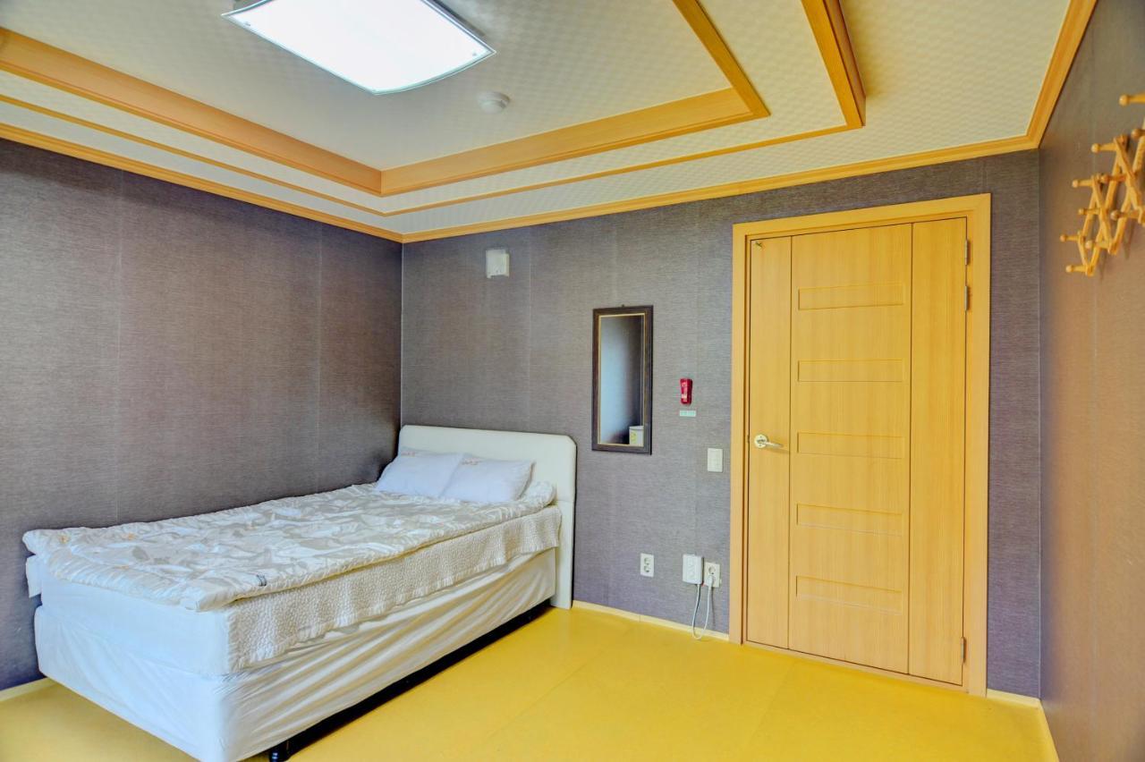 Sungbo Youth Hostel Mungyeong Екстер'єр фото