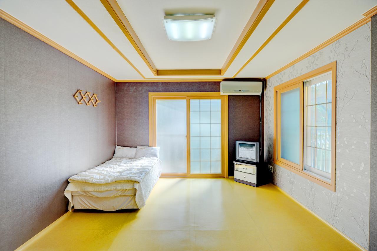 Sungbo Youth Hostel Mungyeong Екстер'єр фото