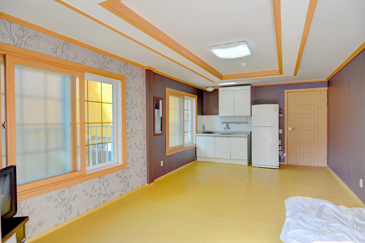Sungbo Youth Hostel Mungyeong Екстер'єр фото