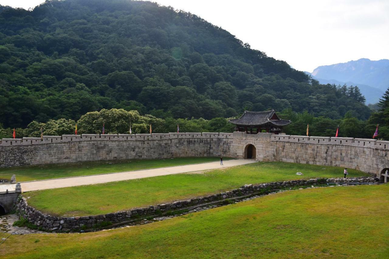 Sungbo Youth Hostel Mungyeong Екстер'єр фото