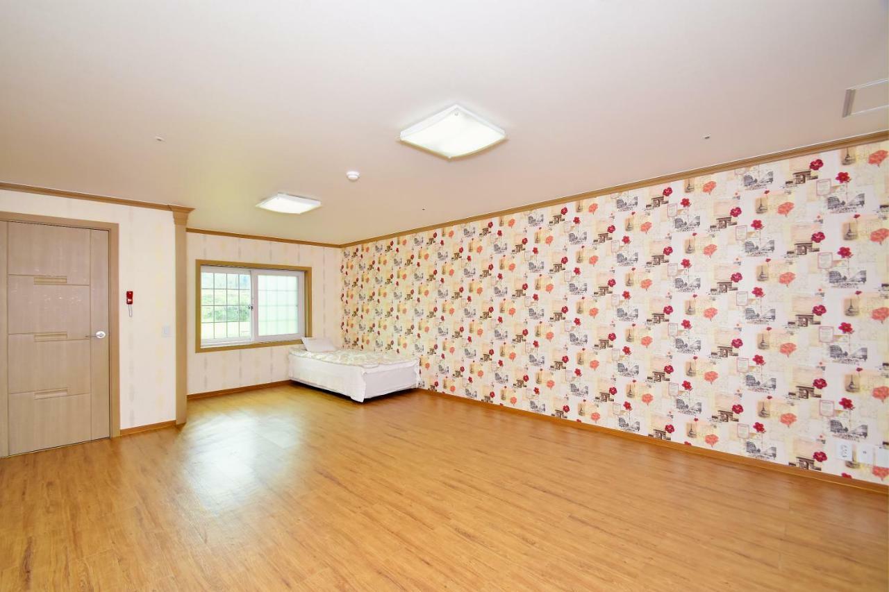 Sungbo Youth Hostel Mungyeong Екстер'єр фото