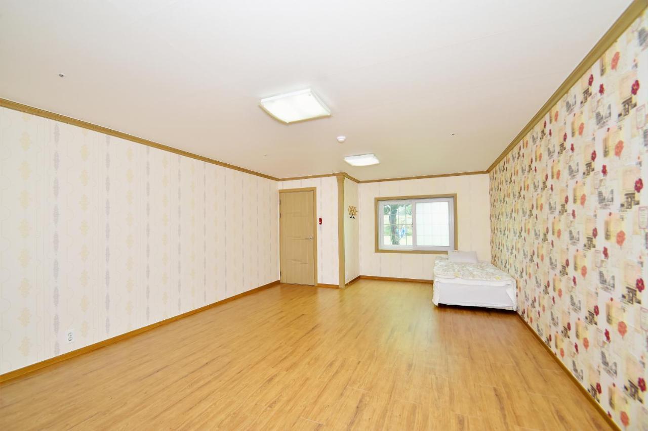 Sungbo Youth Hostel Mungyeong Екстер'єр фото